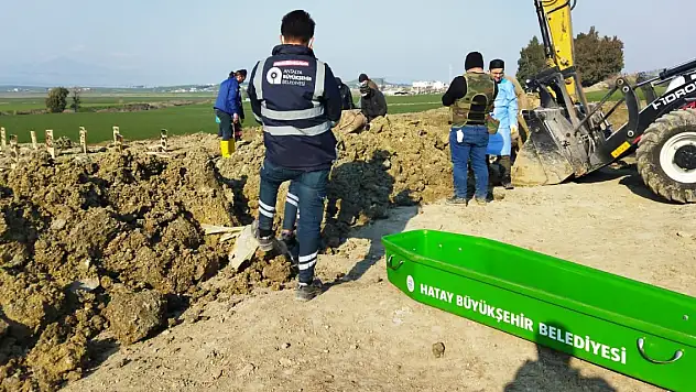 Hatay'da cenazeler defnediliyor