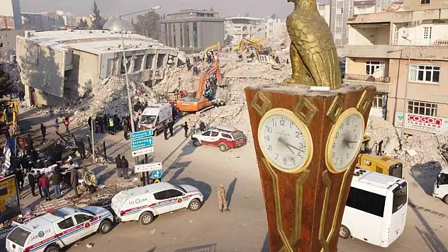 Her yer yıkıldı, o ayakta kaldı