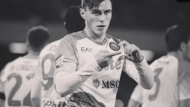 Eljif Elmas'tan depremzedelere destek