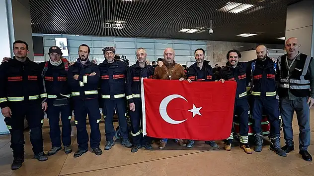 İspanyol arama kurtarma ekibinden Türk halkının dayanışmasına övgü