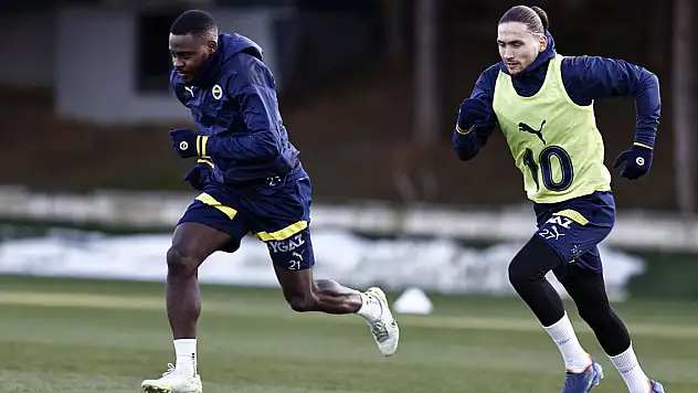 Fenerbahçe'de Joao Pedro takımla çalıştı