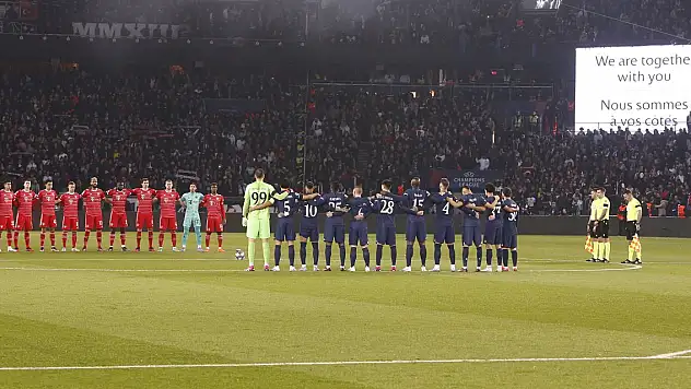 Şampiyonlar Ligi maçları depremzedelere saygı duruşuyla başladı