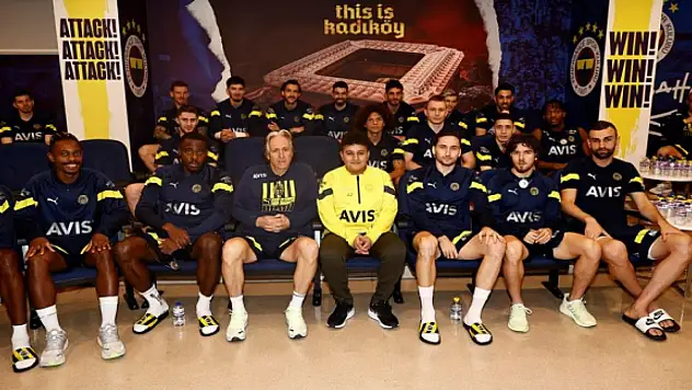 Mehmet Akif, futbolcularla buluştu