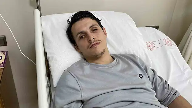 Eşini kurtarırken enkaz altında kaldı, ayak parmakları kesildi