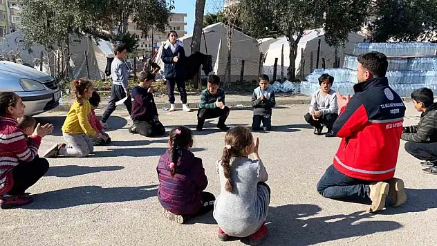 Öğretmenler çocuklar için psikososyal çalışmalara başladı
