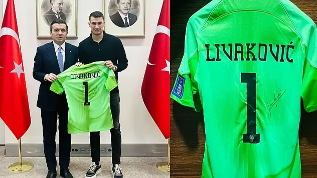 Livakovic, forması ve eldivenini depremzedeler için bağışladı