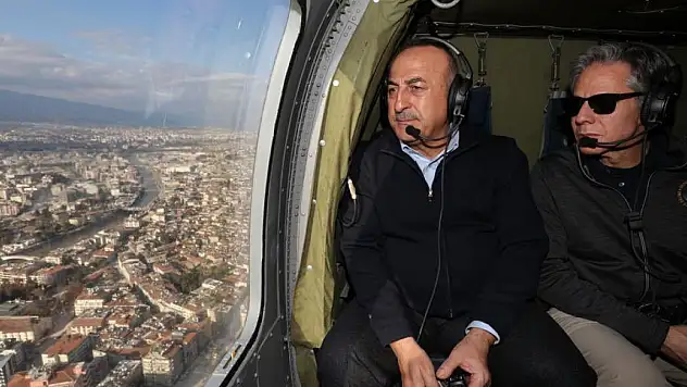 Bakan Çavuşoğlu, ABD'li mevkidaşıyla deprem bölgesini havadan inceledi