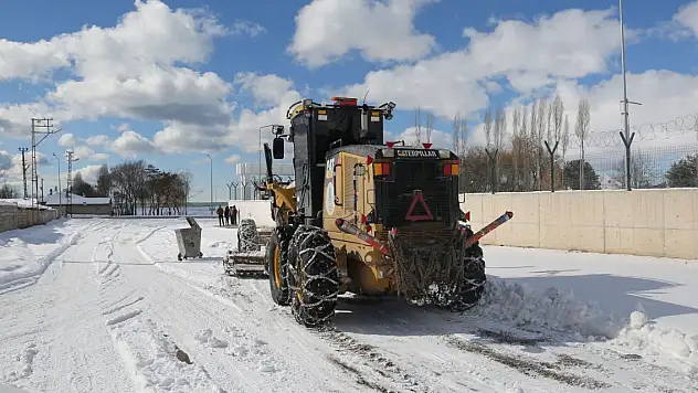 O ilde kar yağışı etkili oldu, çok sayıda yerleşim yerinin yolu kapandı