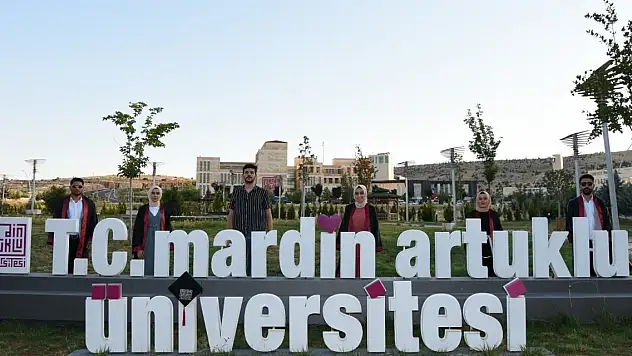 Mardin Artuklu Üniversitesi'nden depremzede öğrencilere destek
