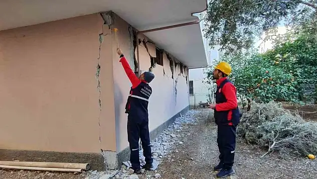 Karatay Belediyesi tüm ekip ve imkânlarla deprem bölgesinde