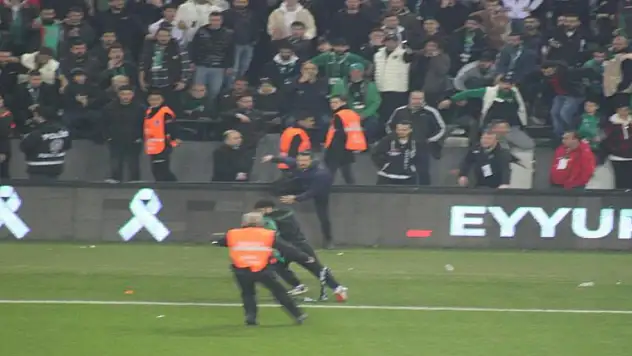 Dostluk maçında olay çıktı!