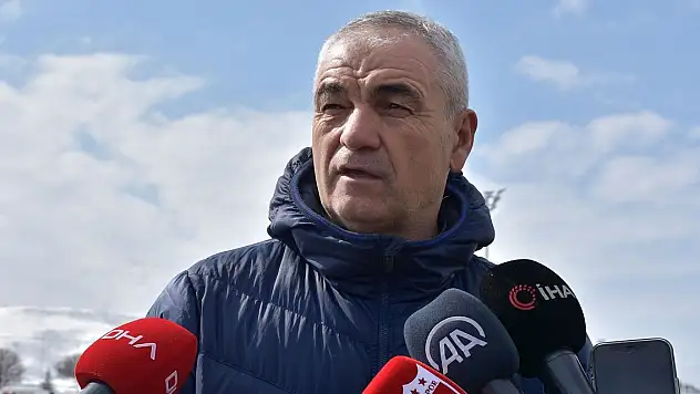 Rıza Çalımbay: Ligde her şey karmakarışık olacak