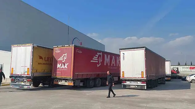 Balkanlardan akın akın geliyorlar, yollarda kuyruk oluştu