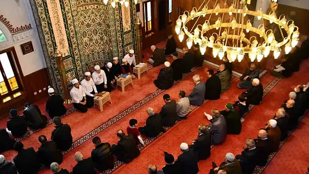 Hayatını kaybedenler için Kur'an okundu