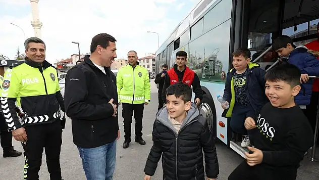 Karatay Belediyesi depremzede çocukları sosyalleştiriyor