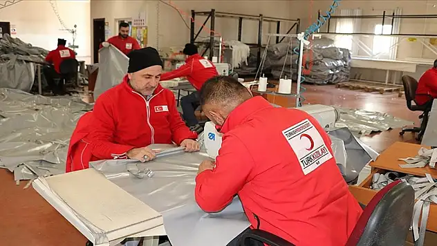 Kerem Kınık: Çadır imalatımız 7 gün 24 saat devam ediyor