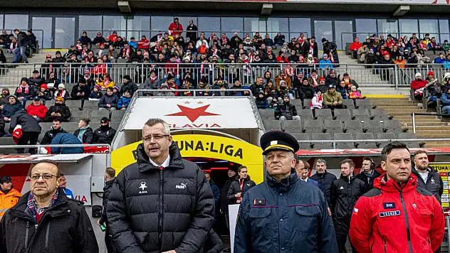 Çekya takımı depremzedeler için 50 bin kron bağış yaptı