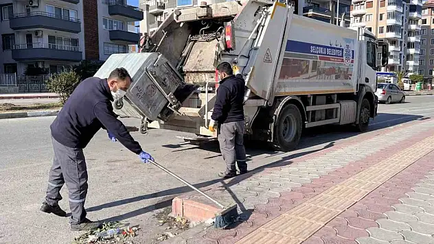 Selçuklu Belediyesi Antakya ve İskenderun'da çalışmalarını sürdürüyor