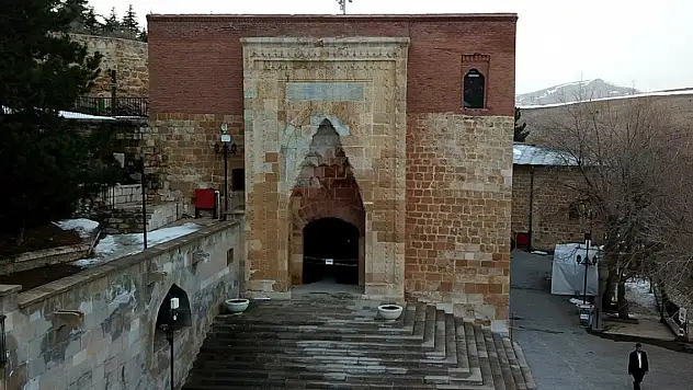 Eshab-ı Kehf Külliyesi depremi hasarsız atlattı