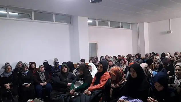 Selçuklu'da kadınlara özel hatim programı yapıldı