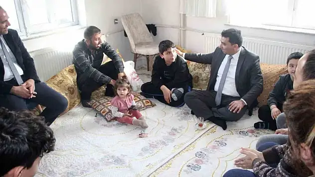 Yüksekova'da depremzede aileler yalnız bırakılmıyor