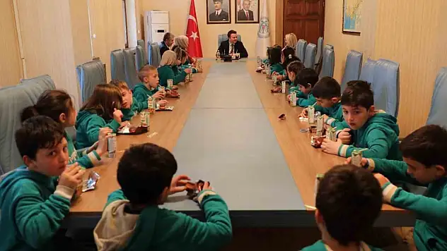 Minik öğrencilerin hayat hikayeleri kitap oldu