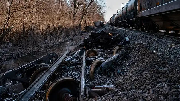 20 vagon raydan çıktı!