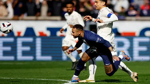 Neymar sezonu kapattı