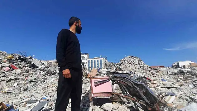 Danimarka'dan gelen genç, annesi ve ablasını arıyor