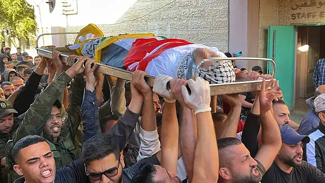 İsrail'in naaşını alıkoyduğu Filistinlinin cenaze töreni