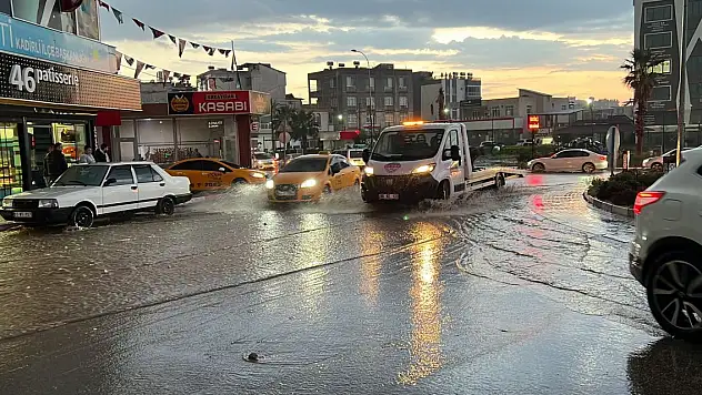 Osmaniye'de dolu ve sağanak etkili oldu