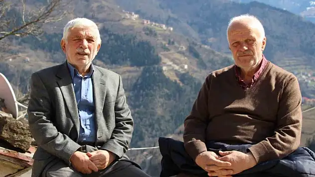 Sel ve heyelanla gittiler, depremle döndüler