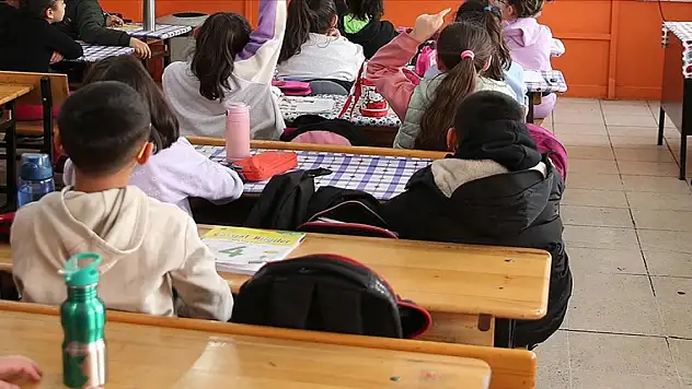 Depremlerden etkilenen üç ilde eğitim-öğretim yeniden başlıyor