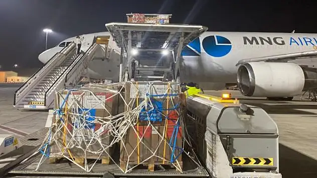 BAE depremzedelere 215 uçakla yardım malzemesi gönderdi