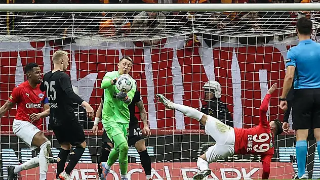 Galatasaray'ın stoperi Konyaspor maçında yok