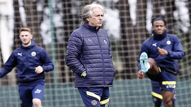 Fenerbahçe'de ilk 11 değişiyor