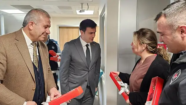 Konya Güneysınır'da sağlık çalışanlarına gül hediye edildi