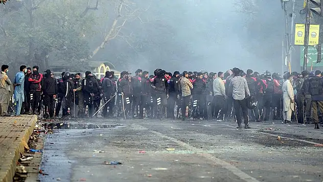 Pakistan'da çatışmalar sürüyor