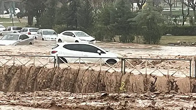 Şanlıurfa'da okullar tatil edildi