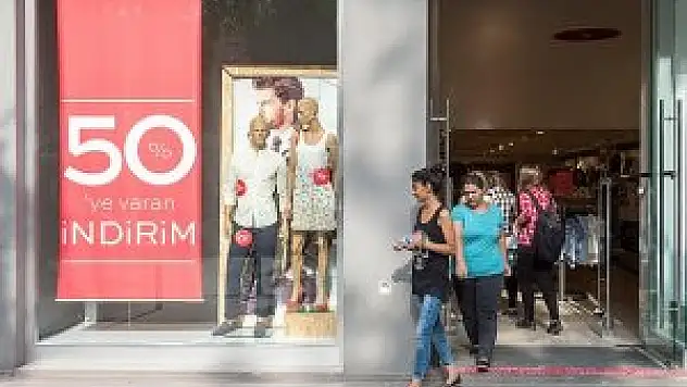 Vitrinlerde indirim zamanı