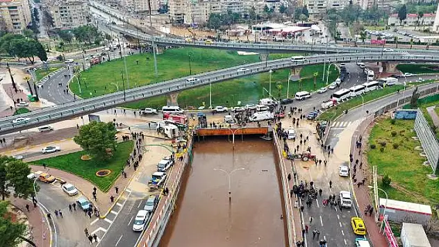 Sel felaketinde can kaybı 15'e yükseldi