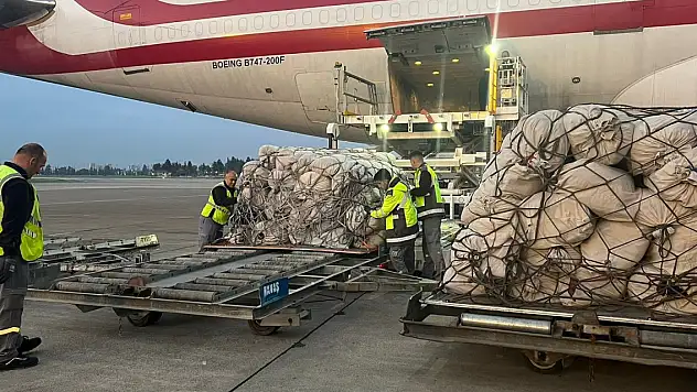 Kardeş ülkeden Türkiye'ye çadır yardımı