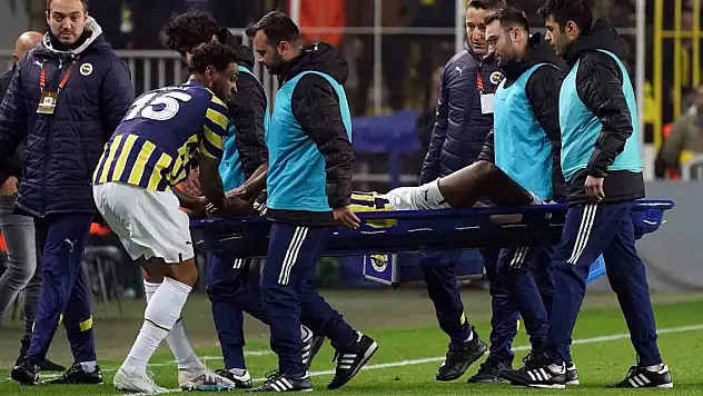 Batshuayi oyuna devam edemedi