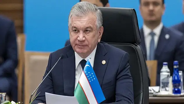 Özbekistan Cumhurbaşkanı Şevket Mirziyoyev, Cumhurbaşkanı Erdoğan'ı tebrik etti