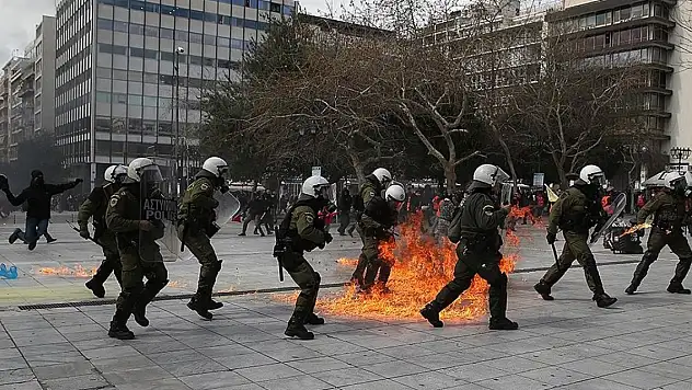 Yunanistan'da yapılan eyleme polis müdahale etti