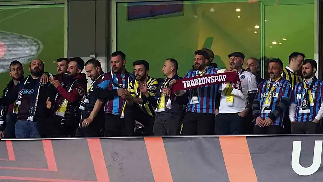 Fenerbahçeli Elif'i enkazdan kurtaran ekip Fenerbahçe-Sevilla maçında