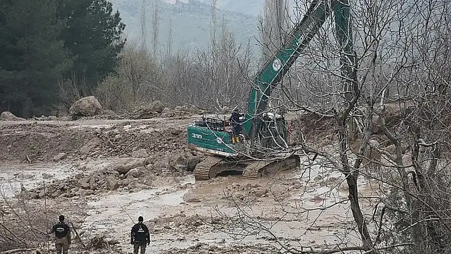 Adıyaman'da selde kaybolan anne ve kızını bulmak için çalışmalar sürüyor
