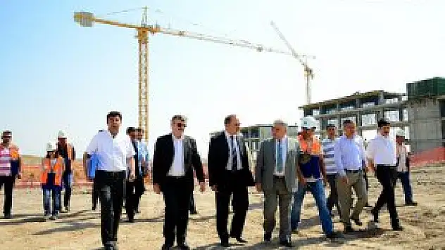 Vali Erol ve Başkan Akyürek NEÜ kampüs inşaatını inceledi
