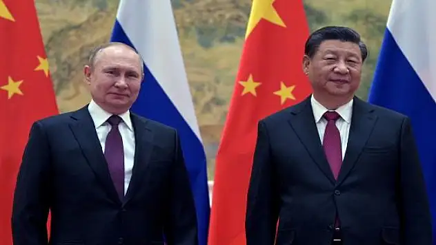 Putin ile Şi'nin Moskova'daki görüşmesi başladı