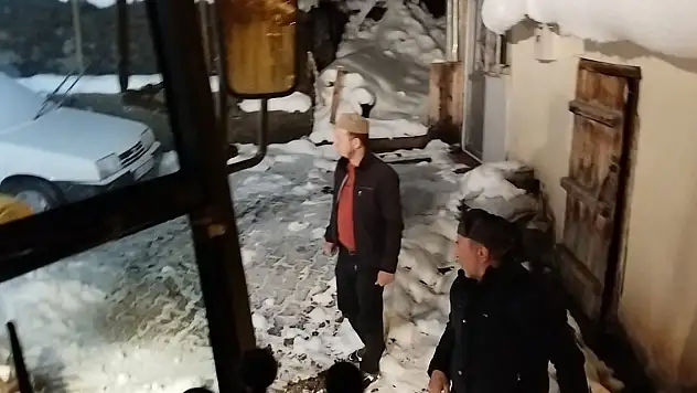 Sivas'ta bazı köy yolları ulaşıma kapandı